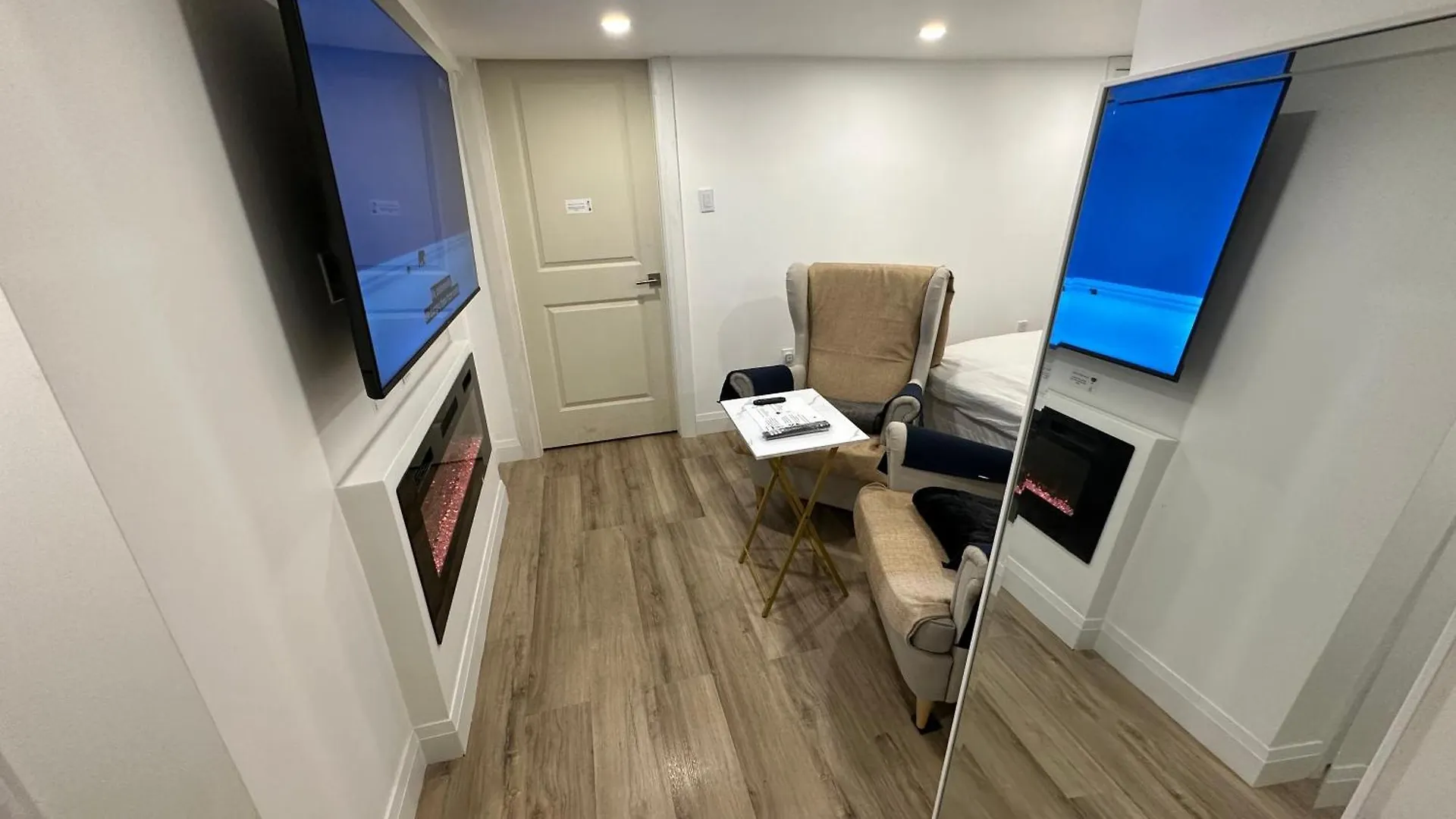 Apartment Pvt Studio Near Waterloo Airport & Minutes To Downtown Kitchener Canada
